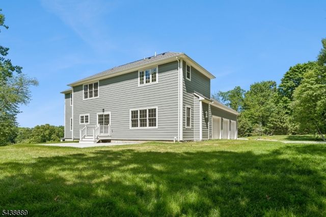 1 Lourdes Ct, Andover Twp., NJ 07860