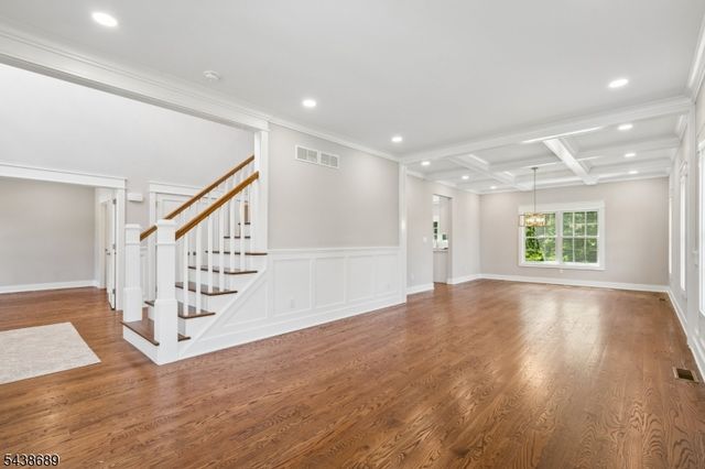 1 Lourdes Ct, Andover Twp., NJ 07860