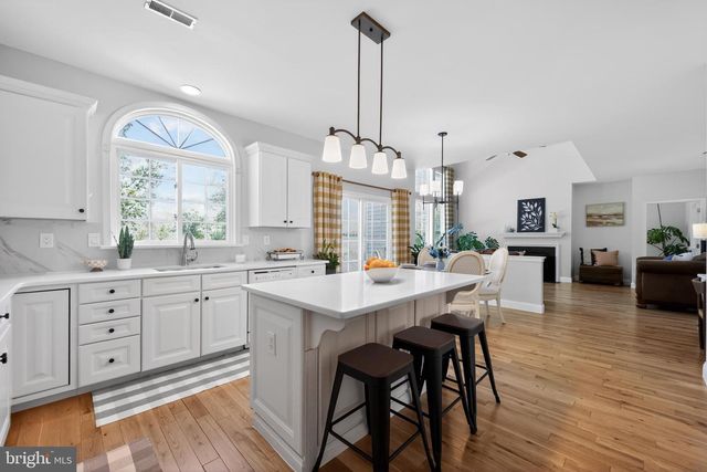 252 FERNDALE LN, Downingtown, PA 19335