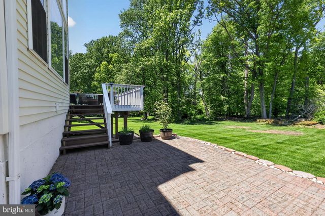 252 FERNDALE LN, Downingtown, PA 19335