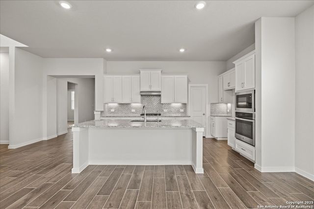 533 Canyon Live Oak, Seguin, TX 78155