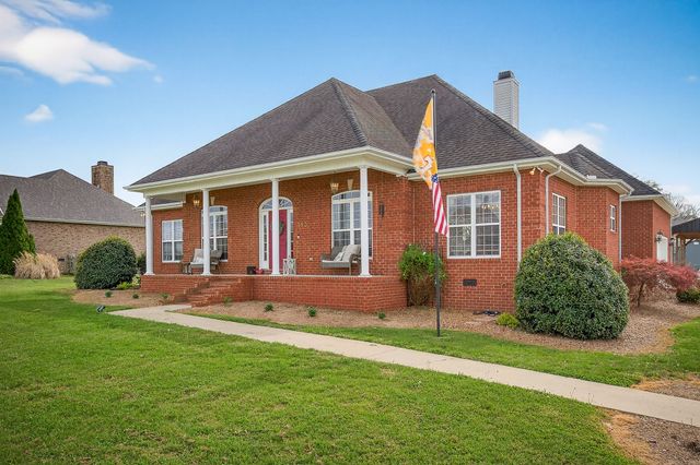 195 Stonegate Dr, Smithville, TN 37166