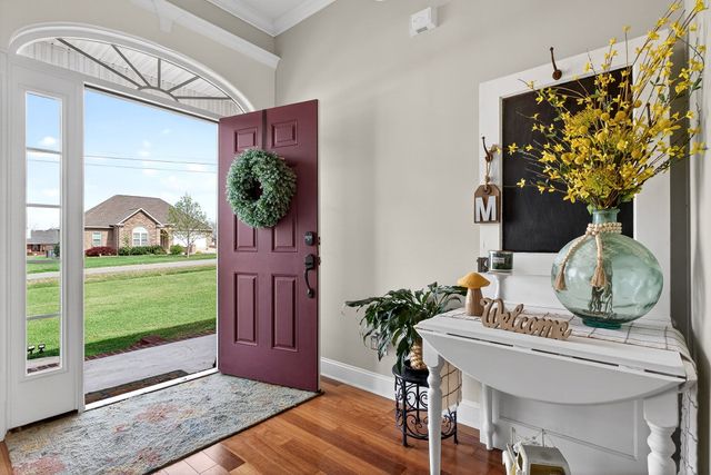 195 Stonegate Dr, Smithville, TN 37166