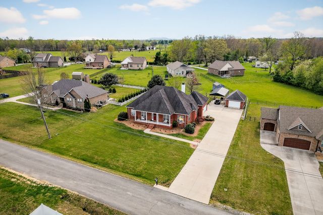 195 Stonegate Dr, Smithville, TN 37166
