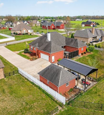 195 Stonegate Dr, Smithville, TN 37166