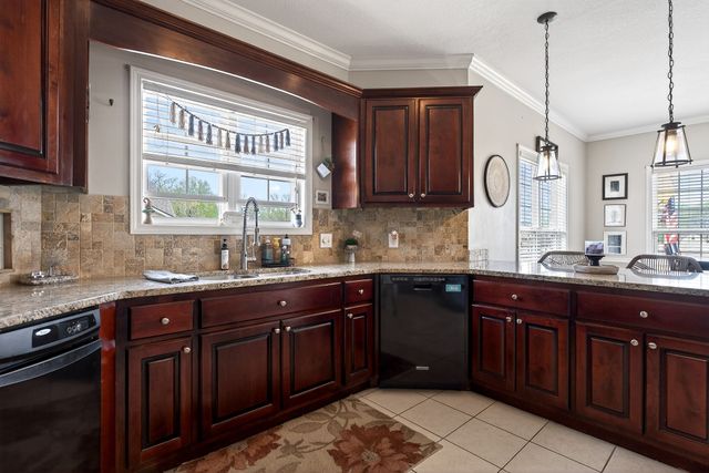 195 Stonegate Dr, Smithville, TN 37166