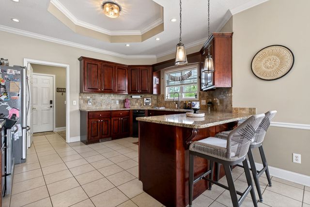 195 Stonegate Dr, Smithville, TN 37166