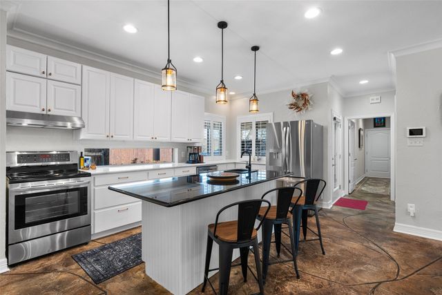 8903 Ravenswood Road, Granbury, TX 76049