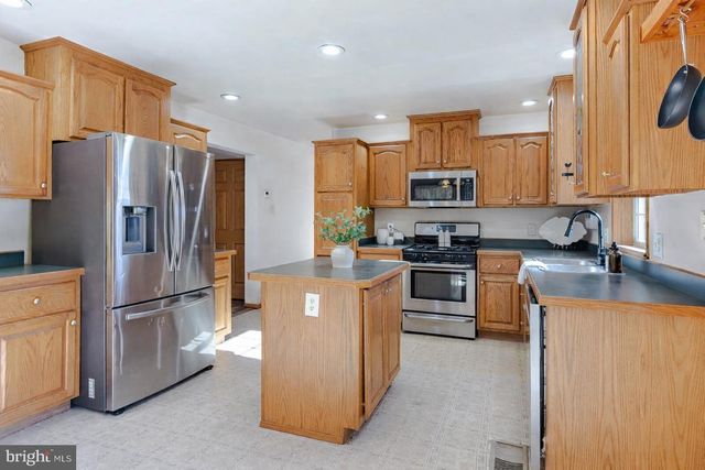 393 W AARON SQ, Aaronsburg, PA 16820