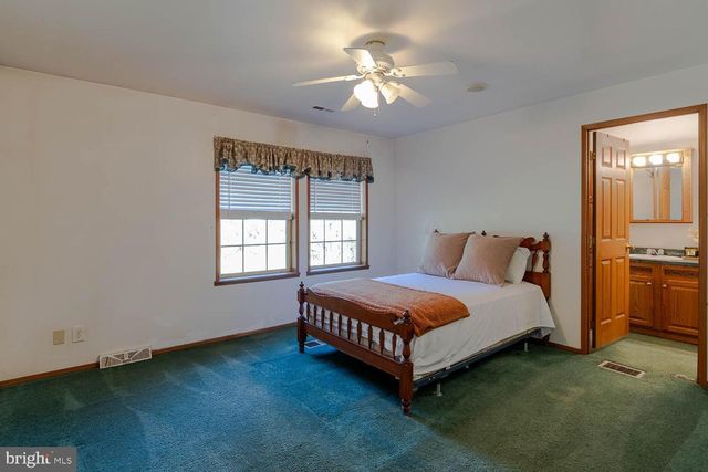 393 W AARON SQ, Aaronsburg, PA 16820