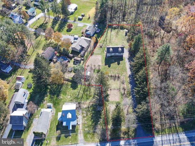 393 W AARON SQ, Aaronsburg, PA 16820