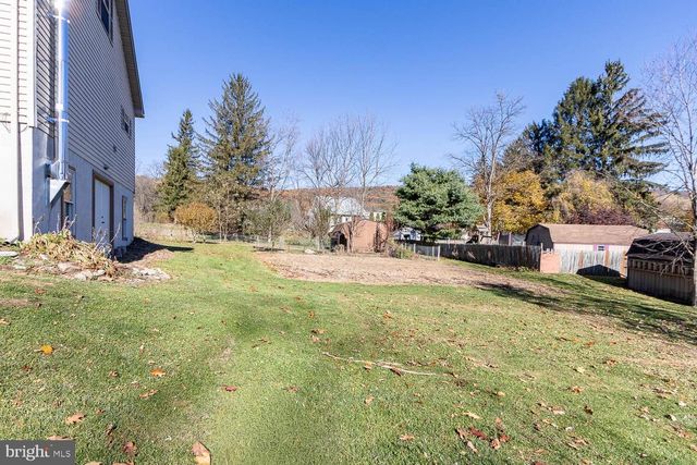 393 W AARON SQ, Aaronsburg, PA 16820