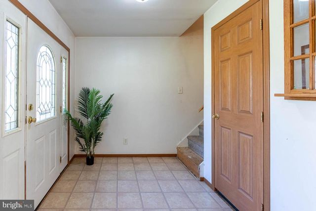 393 W AARON SQ, Aaronsburg, PA 16820