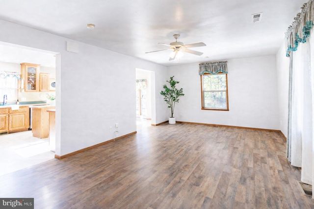 393 W AARON SQ, Aaronsburg, PA 16820