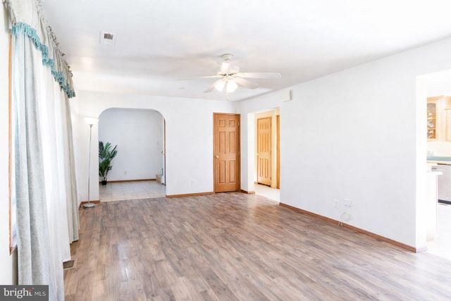 393 W AARON SQ, Aaronsburg, PA 16820