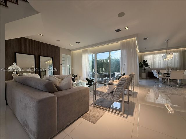 7550 NW 101st Ct 0, Doral, FL 33178