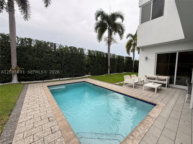 7550 NW 101st Ct 0, Doral, FL 33178