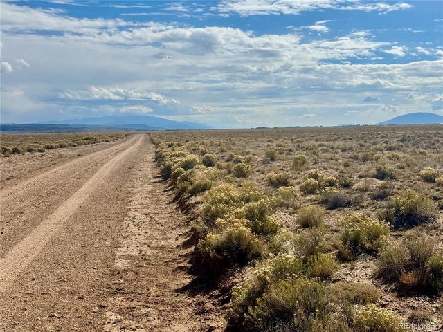 15 Navajo Ave, Blanca, CO 81123