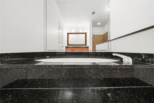 3071 Lenox Road NE 11, Atlanta, GA 30324