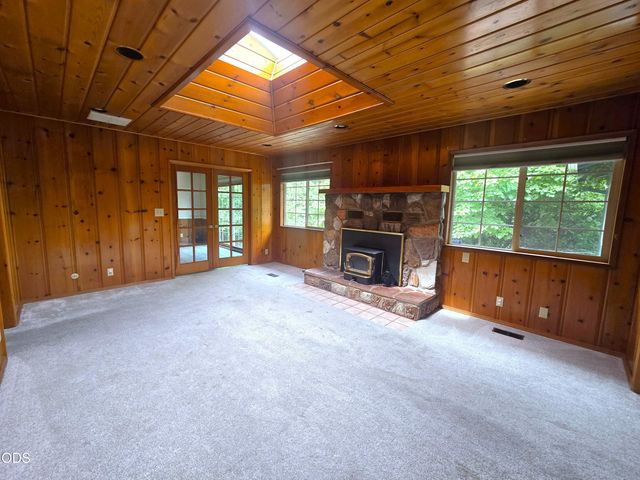 533 NW Midland Avenue, Grants Pass, OR 97526