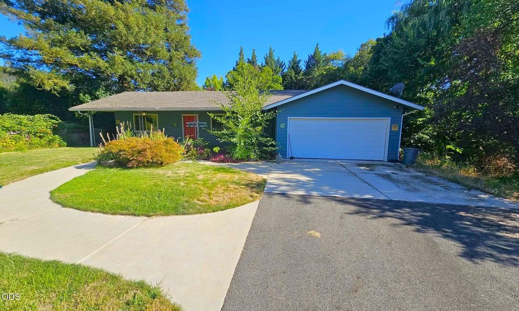 533 NW Midland Avenue, Grants Pass, OR 97526