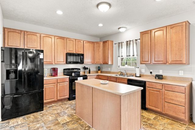 2484 Burgundy Way, Plainfield, IN 46168
