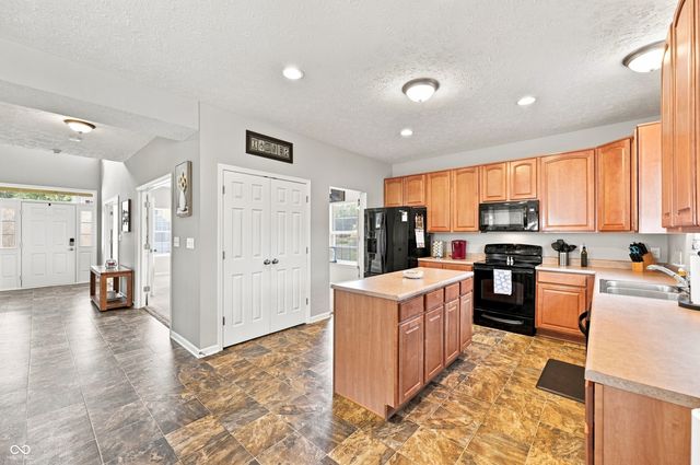 2484 Burgundy Way, Plainfield, IN 46168