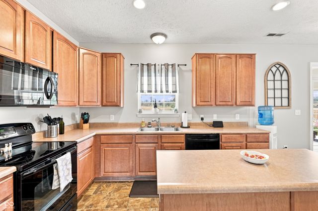 2484 Burgundy Way, Plainfield, IN 46168