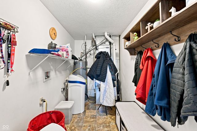 2484 Burgundy Way, Plainfield, IN 46168