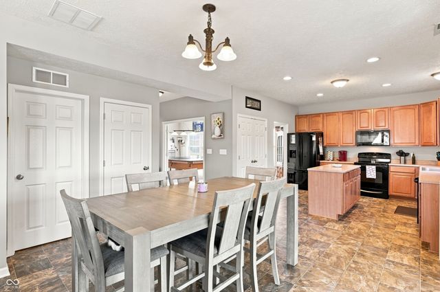 2484 Burgundy Way, Plainfield, IN 46168