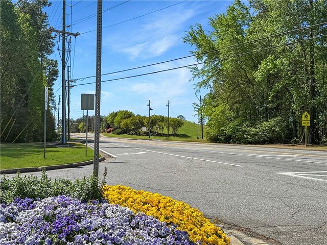 10650 Hawkhurst Way, Johns Creek, GA 30097