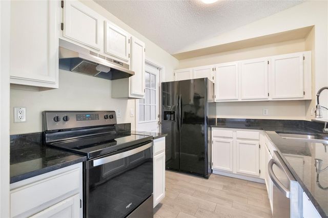 370 N LAKE AVENUE, Apopka, FL 32703