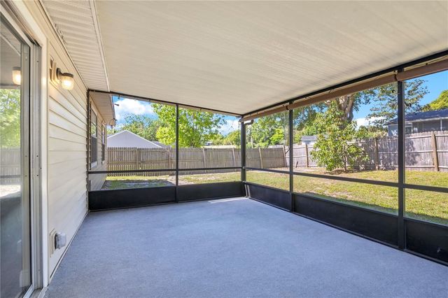 370 N LAKE AVENUE, Apopka, FL 32703