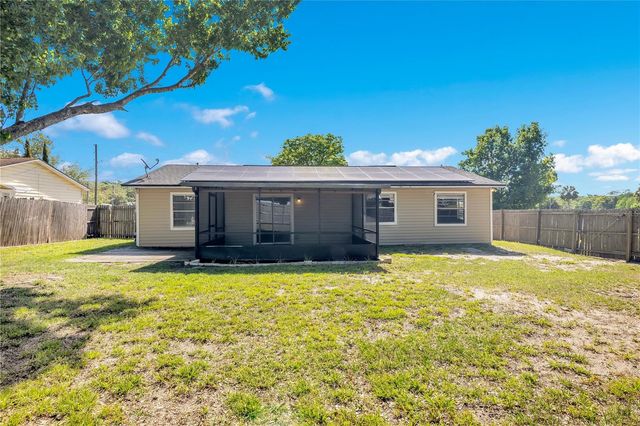 370 N LAKE AVENUE, Apopka, FL 32703