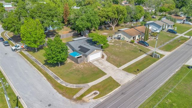 370 N LAKE AVENUE, Apopka, FL 32703