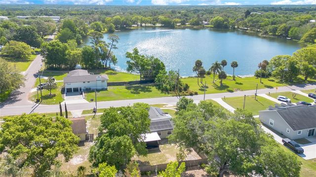 370 N LAKE AVENUE, Apopka, FL 32703