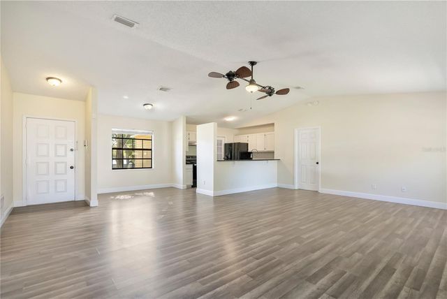 370 N LAKE AVENUE, Apopka, FL 32703