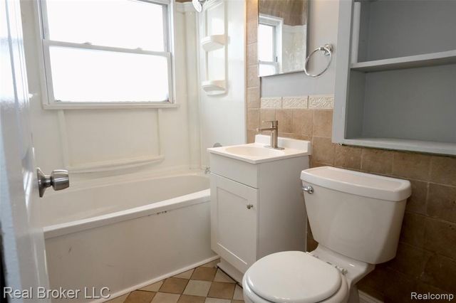 26270 Grandmont Street, Roseville, MI 48066