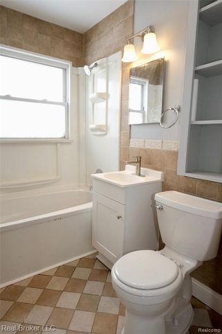 26270 Grandmont Street, Roseville, MI 48066