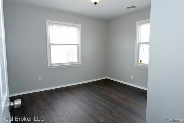 26270 Grandmont Street, Roseville, MI 48066