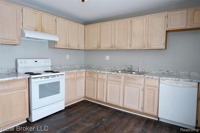 26270 Grandmont Street, Roseville, MI 48066