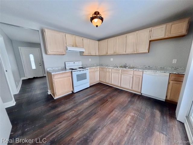 26270 Grandmont Street, Roseville, MI 48066