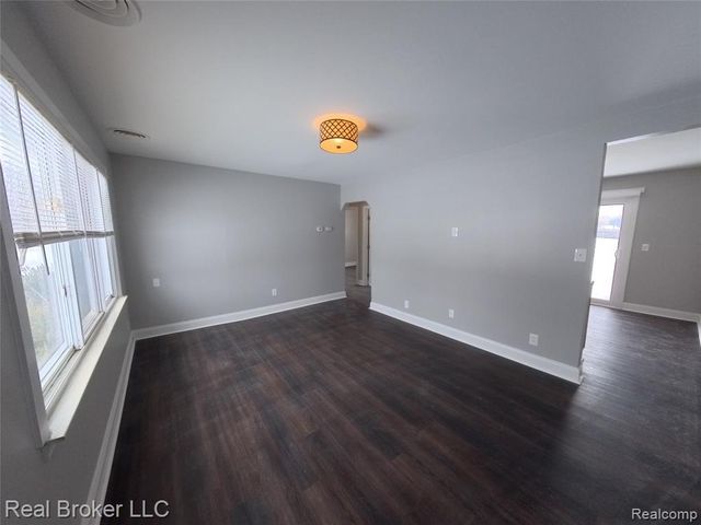 26270 Grandmont Street, Roseville, MI 48066