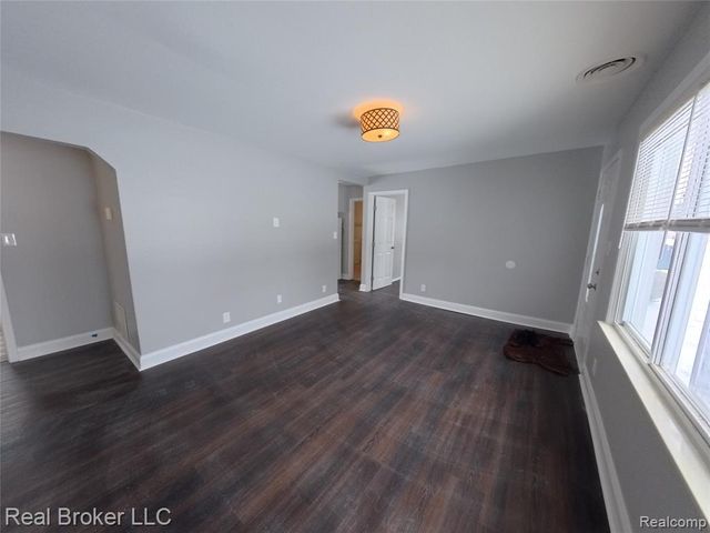 26270 Grandmont Street, Roseville, MI 48066