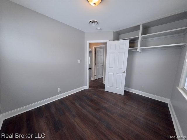 26270 Grandmont Street, Roseville, MI 48066