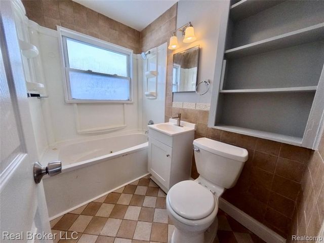 26270 Grandmont Street, Roseville, MI 48066