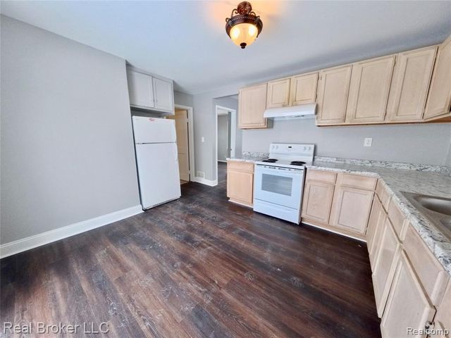 26270 Grandmont Street, Roseville, MI 48066