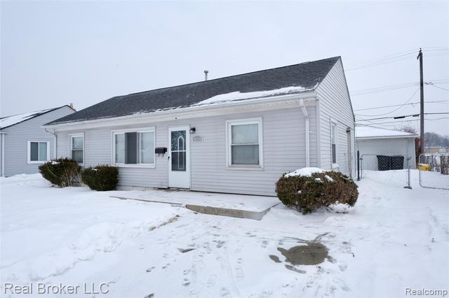 26270 Grandmont Street, Roseville, MI 48066