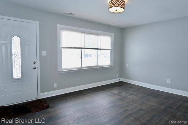 26270 Grandmont Street, Roseville, MI 48066