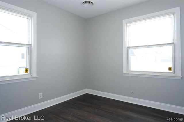 26270 Grandmont Street, Roseville, MI 48066